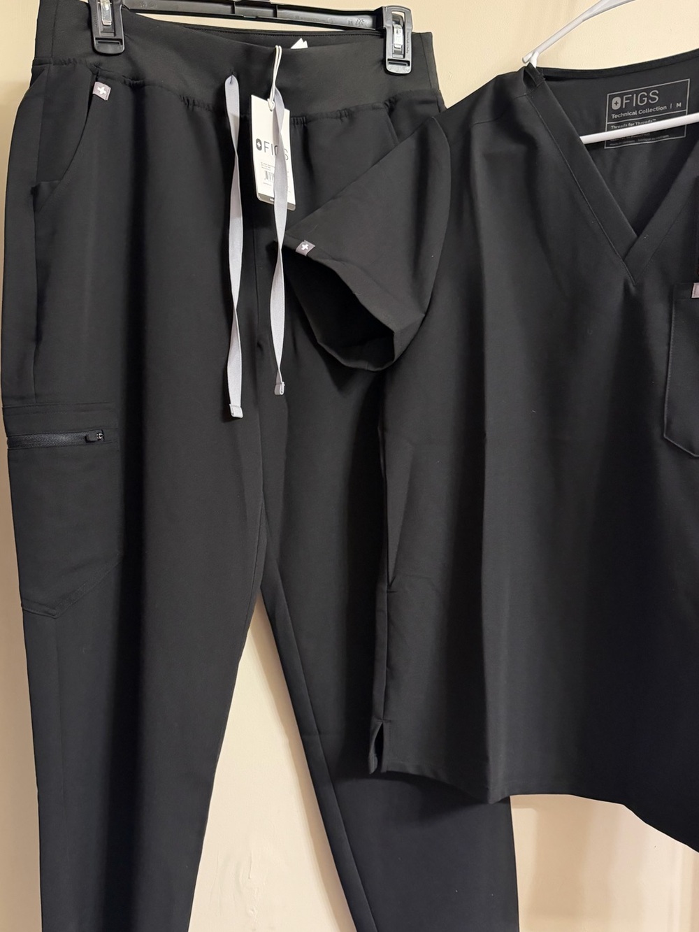 Figs Black Women's jogger set